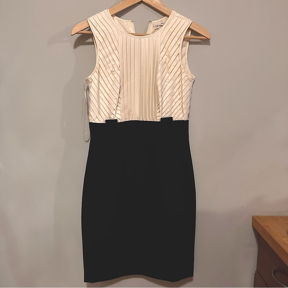 Calvin Klein Black & Cream Pleated Sleeveless Career Wear Knee Length Dress